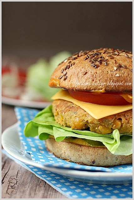 Dietetyczne, domowe hamburgery bez mięsa