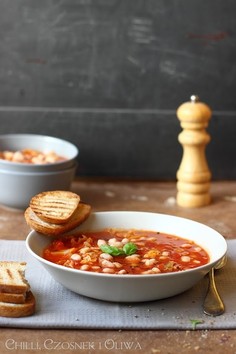 Ekspresowa zupa na jesień, z kapustą i fasolą