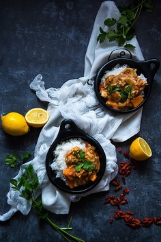 Aromatyczne curry z dorszem, batatami i ryżem jaśminowym