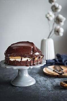 Ciasto czekoladowe z karmelizowanymi bananami