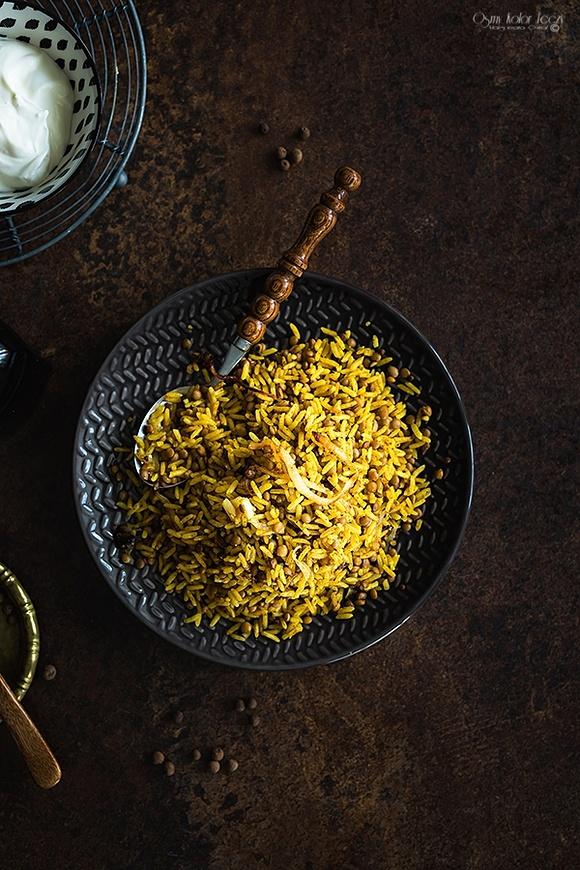 Mejadra – arabski ryż z soczewicą i cebulą