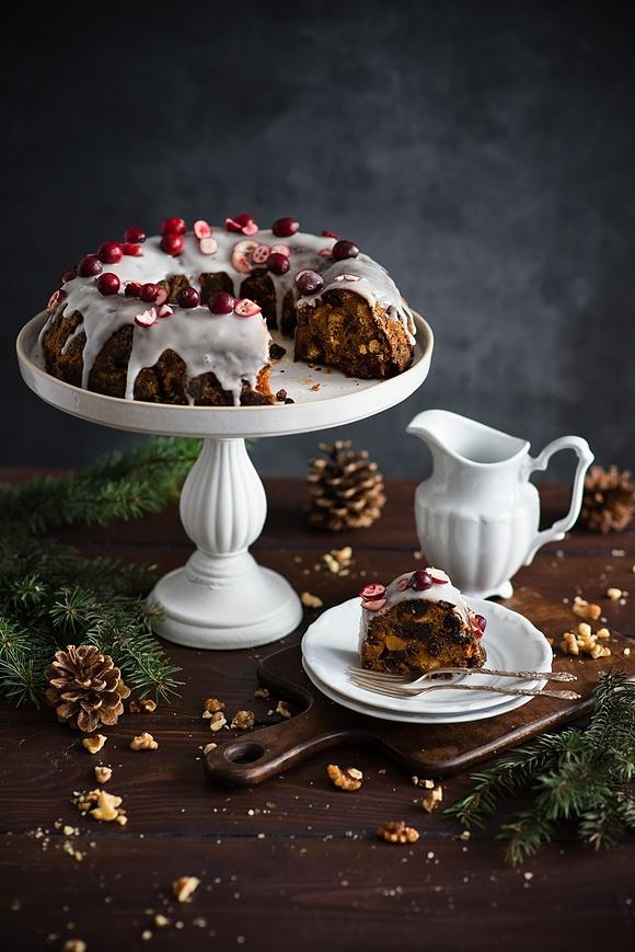 Świąteczne ciasto w angielskim stylu - bożonarodzeniowy pudding z bakaliami